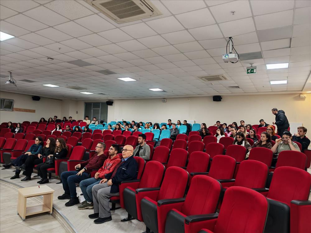 Bölümümüz 1. Sınıf Öğrencilerine Oryantasyon Eğitimi Verildi (2025)
